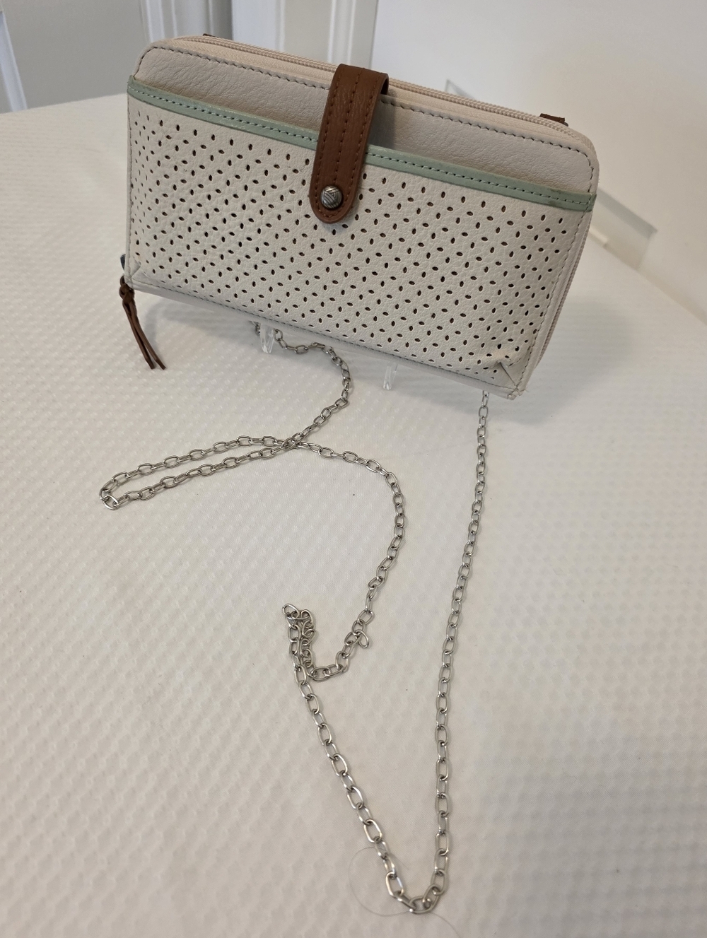 The Sak Iris CREAM IN COLOR LEATHER Crossbody Cell Phone Wallet